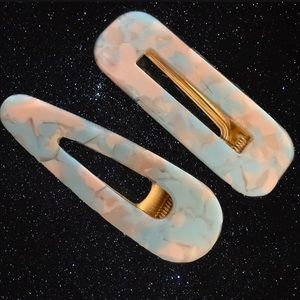 Hair clips